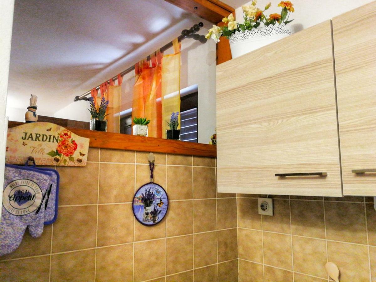 Apartman Damir Сумартин Экстерьер фото